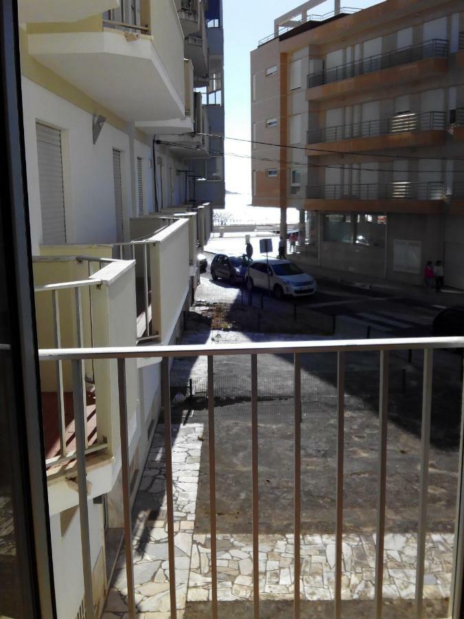Casinhas Da Praia Sao Martinho do Porto Bagian luar foto